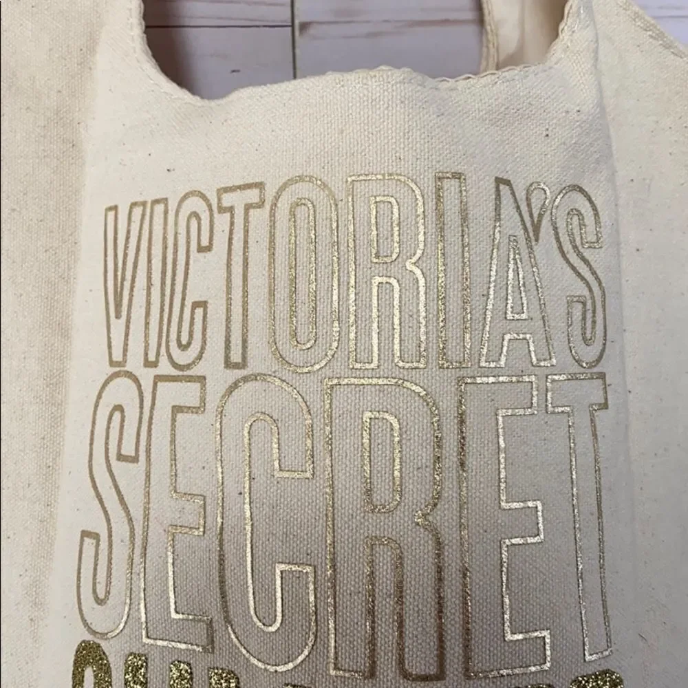 Victoria’s Secret Summer Love Tote